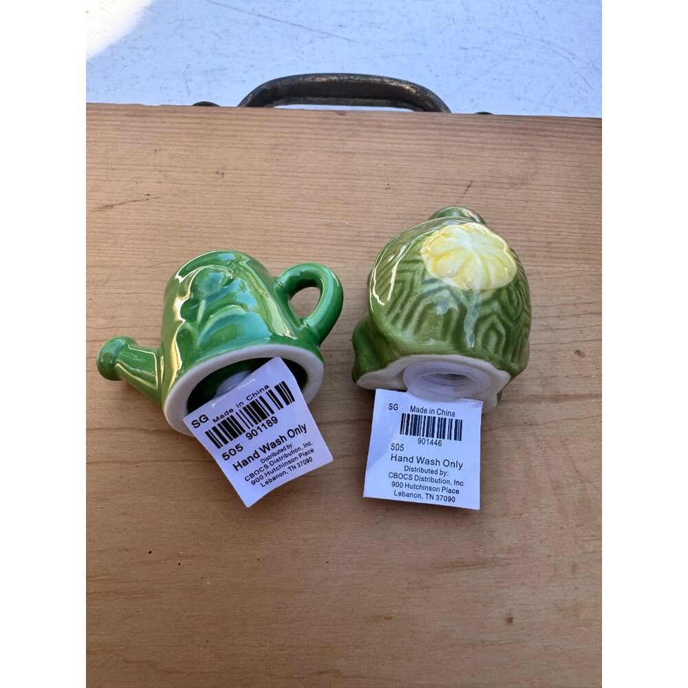 Cracker Barrel Turtle Watering Can Salt Pepper Shakers Set New - Picture 4 of 6